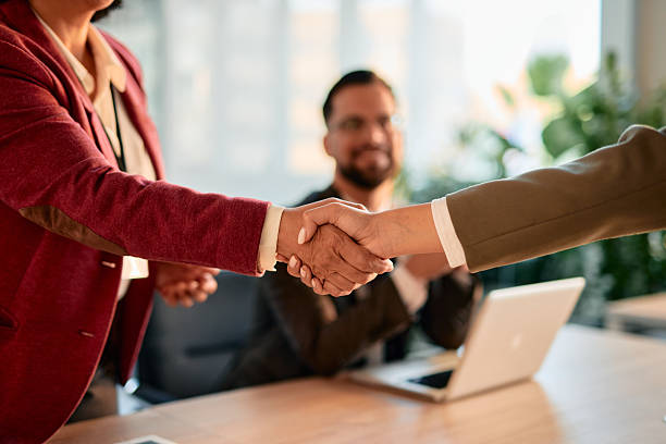 Keď sa firma topí v dlhoch – je predaj bez DPH riešením?